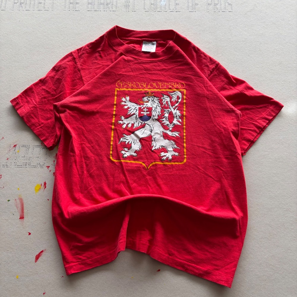Vintage 90s Single Stitch rare niche Czechoslovakia T-shirt